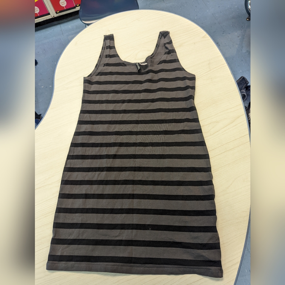 ✨BUNDLE 3+ tanks for $5 each!! Striped long tank top/dress